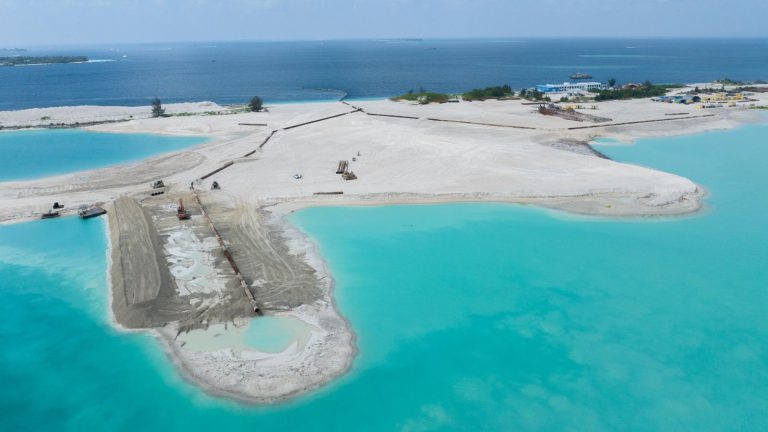 ހުޅުމާލޭ ފޭސް ތިނެއްގެ 74 ޕަސެންޓް ބިން ހިއްކާ ނިމިއްޖެ