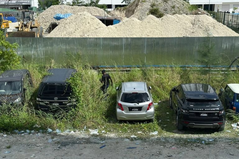 މާލޭގެ މަގުތަކަށް ދޫކޮށްލާފައިވާ 800އަށް ވުރެ ގިނަ އުޅަނދު ނައްތާލައިފި