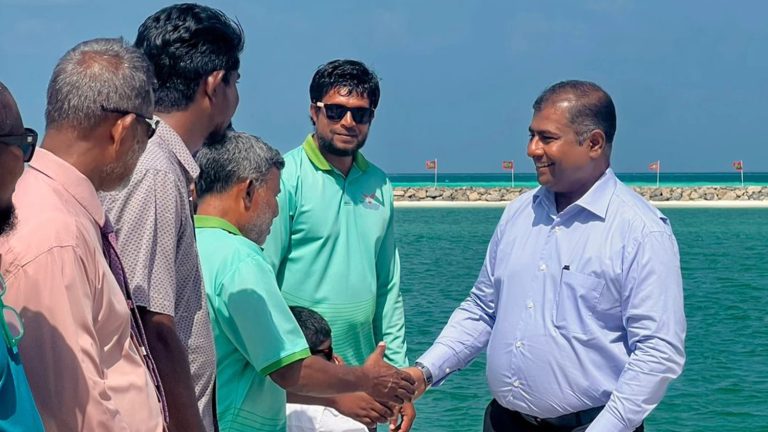 ވަޒީރު އާދަމް ނަޞީރު ބ. ތުޅާދޫއަށް ވަޑައިގެންފި