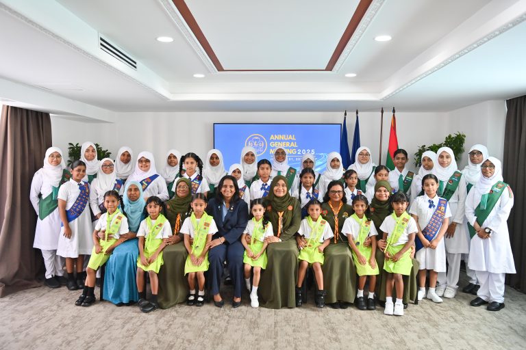މެޑަމް ސާޖިދާ ގައިޑް އެސޯސިއޭޝަންގެ އަހަރީ ޖަލްސާގައި ބައިވެރިވެވަޑައިގެންފި
