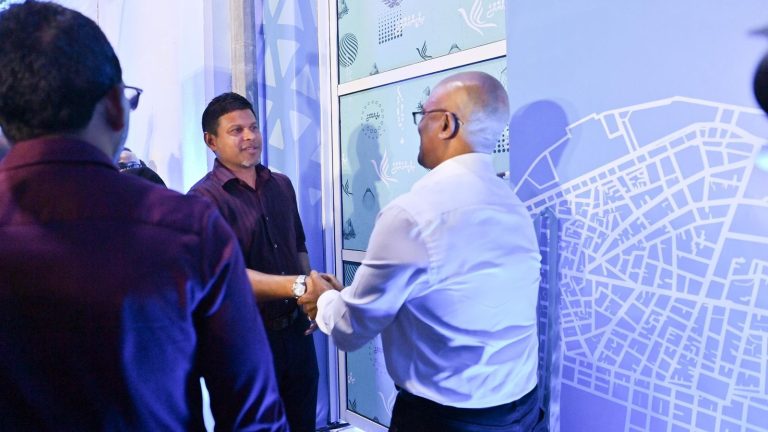 ކޮންގްރެސް ޕާޓީގެ މާލޭ މޭޔަރު ކެންޑިޑޭޓްގެ ކެމްޕެއިން ޖަގަހަ ހުޅުވައިފި