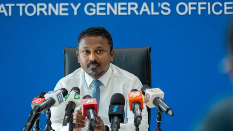 މަޖިލިސް މެންބަރުން ޕާޓީން ވަކިކުރެވޭނެ އުސޫލު ކަނޑައަޅާ ބިލް ހުށައަޅަނީ