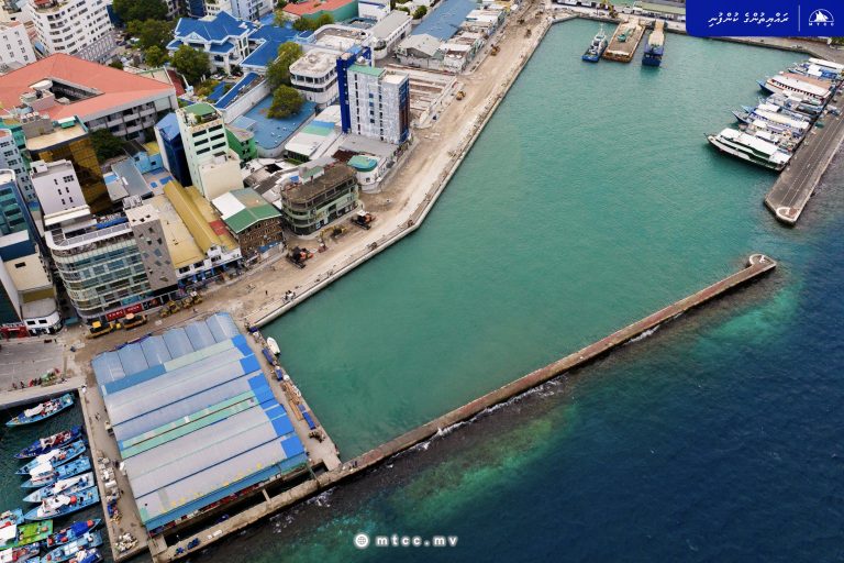 އަންނަ ހަފްތާ ބާޒާރުމަތީ މަގުގައި ތާރު އަޅަން ފަށަނީ