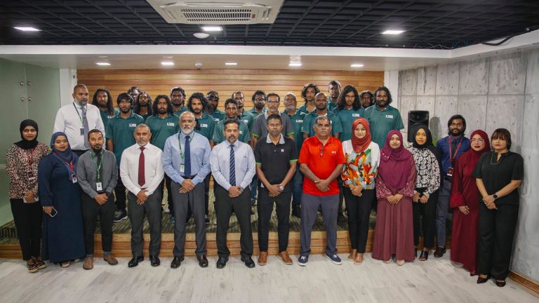 21 ޒުވާނަކު އެޗްޑީސީގެ އެޕްރެންޓިސްޝިޕް ޕުރޮގުރާމު ފުރިހަމަކޮށްފި