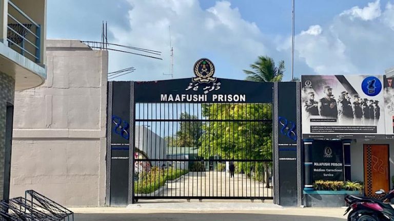 ފުލުހުންނާއެކު މާފުށި ޖަލު ފާސްކުރުމުގެ އޮޕަރޭޝަނެއް ފަށައިފި