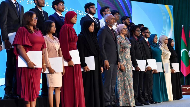 ރައީސްގެ ސްކޮލަރޝިޕްގައި ބޭނުން ދާއިރާއަކުން ކިޔެވޭނެގޮތް ހަދައިފި