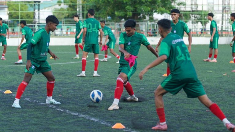 ތައްޓަށް އަމާޒުކޮށްގެން ސާފުގެ ޓީމުތައް ރާއްޖެ އަންނަން ފަށައިފި
