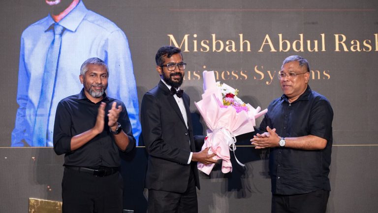 ބީއެމްއެލުގައި މިދިޔަ އަހަރު އެންމެ ރަނގަޅަށް މަސައްކަތްކުރި މުވައްޒަފުންގެ އަގު ވަޒަންކޮށްފި
