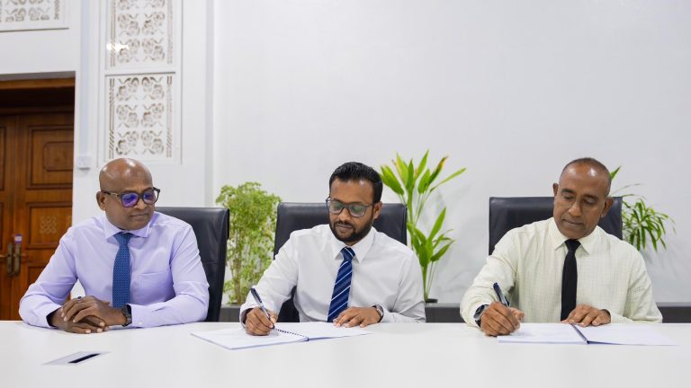 މަޑަވެލި ބިން ހިއްކުމާއި ގޮނޑުދޮށް ހިމާޔަތް ކުރުމުގެ މަޝްރޫޢުގެ ފޭސް 2ގެ މަސައްކަތް އެމްޓީސީސީ އަށް