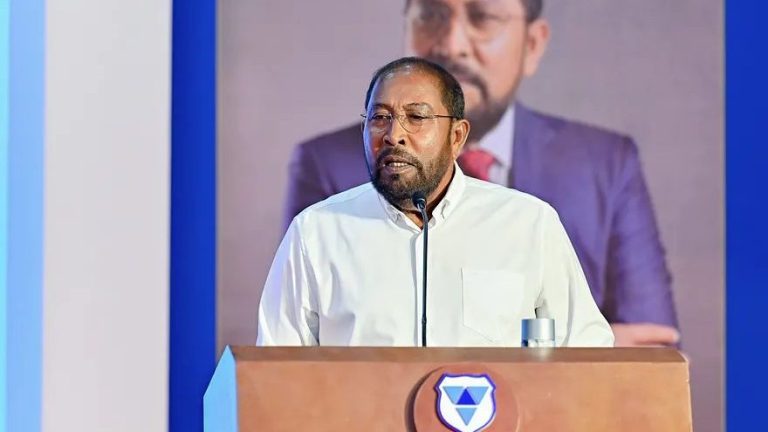 ދެ އިންތިހާބު އެއްކޮށްލުމާ ދެކޮޅު ލީޑަރުންނަށް ގާސިމް ފާޑުވިދާޅުވެއްޖެ