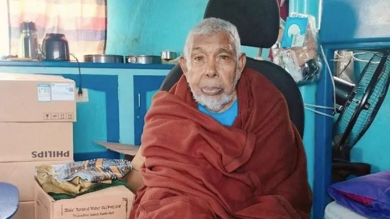ކަނޑުމަތީގައި 9 ގަޑިއިރު: 87 އަހަރުގެ އަފީފް ދެއްކީ އާދަޔާހިލާފު ހިތްވަރެއް