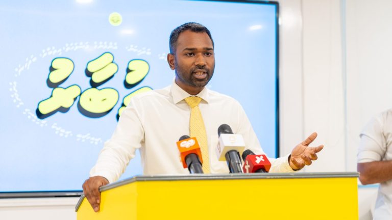 ނަޝީދަށް ދިން ހޫނު ހަމަލާތަކަކުން މީކާއިލްގެ ކެމްޕޭން ފަށައިފި