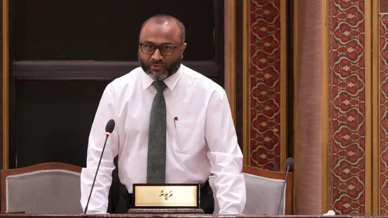 ކިއު ފަހަނައަޅައި ހައްޖަށް ދިއުން އިންސާފެއް ނޫން: މިނިސްޓަރު