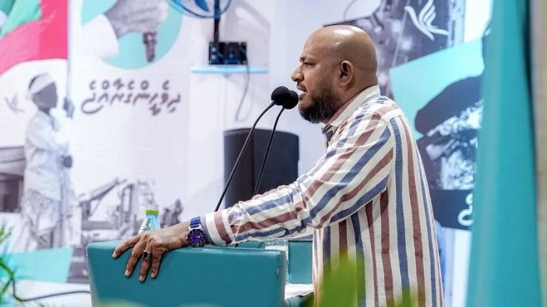 މަޝްރޫއުތައް ލަސްވީ އެމްޑީޕީ ސަރުކާރުގެ ދަރަނި ދައްކަން ޖެހުމުން: ޝުޖާއު
