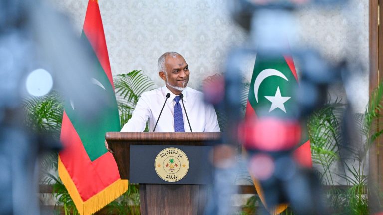 ފަންޏެއްހެން ފެތުރެމުންދާ މީޑިއާގެ މިނިވަންކަމުގައި އަބުރު ކަތިލުން