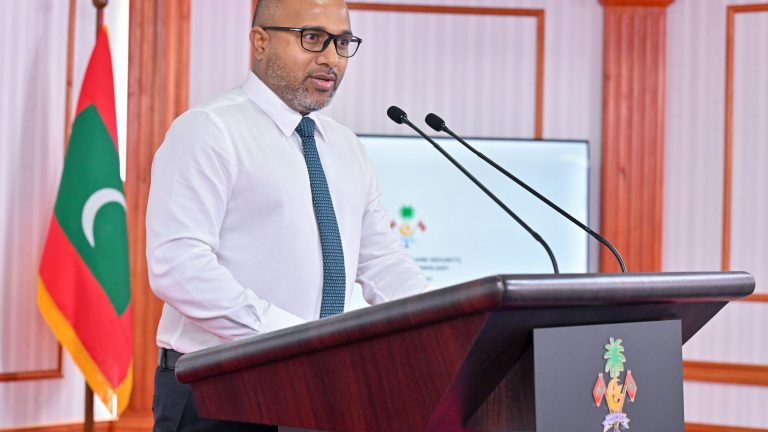 ވާނުވާ މައްސަލައަށް ހައްލު ހޯދުމަށް ކުރަމުންދާ މަސައްކަތްތަކުގެ ނަތީޖާ ދަނީ ފެންނަމުން: އަލީ އިހްސާން