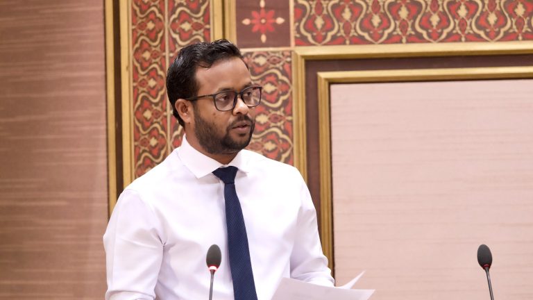 މިނިސްޓަރ އޮފް ކޮންސްޓްރަކްޝަން، ހައުސިންގ އެންޑް އިންފްރާސްޓްރަކްޗަރ ޑޮކްޓަރ ޢަބްދުﷲ މުއްޠަލިބް