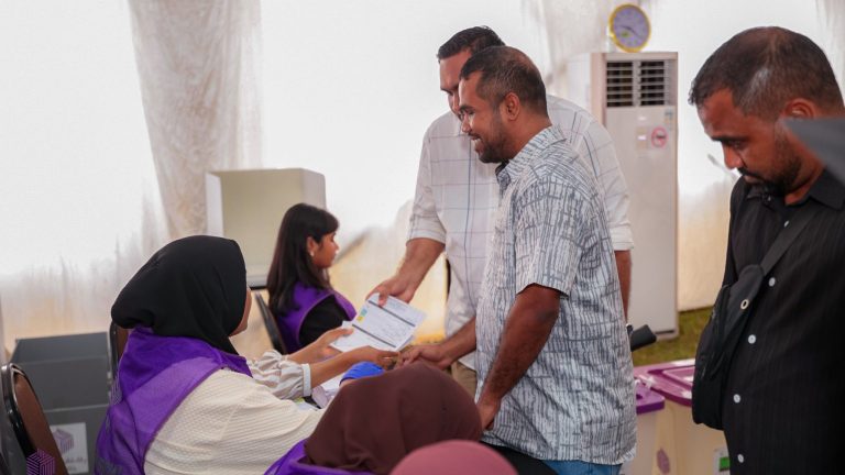 ވޯޓު ކިޔޫ ބަންދުކޮށްފި