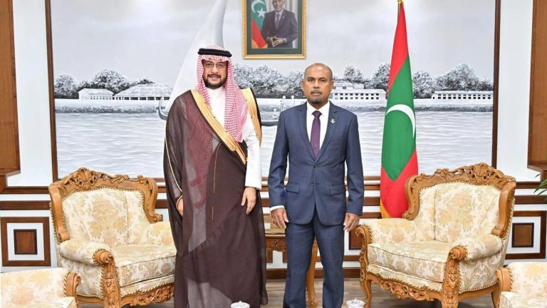 ދިފާޢީ ދާއިރާއިން ގުޅުންތައް ހަރުދަނާކުރަން ސައުދީ މަޝްވަރާ ކުރައްވައިފި