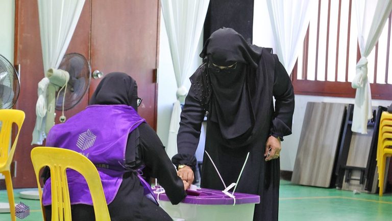 ލޯކަލް ކައުންސިލްތަކުގެ އިންތިޚާބާއި އަންހެނުންގެ ތަރައްޤީއަށް މަސައްކަތްކުރާ ކޮމިޓީގެ އިންތިޚާބު 2026ގެ އިތުރު ބުރުގެ ވޯޓުނެގުން