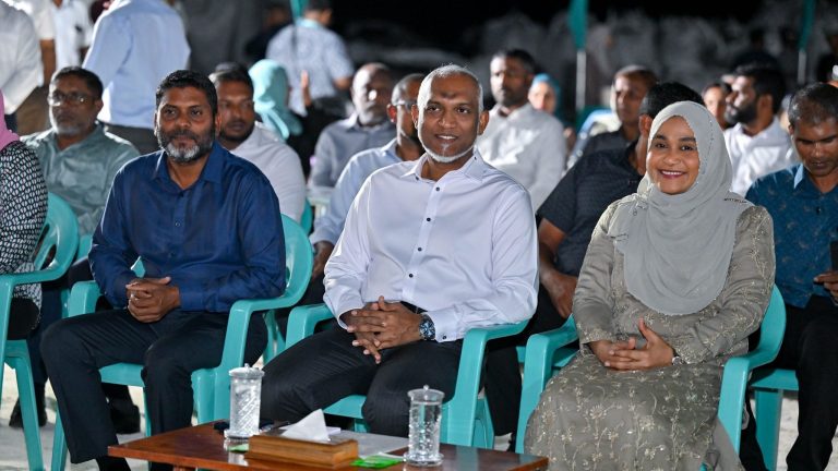 ރައީސް ޑރ. މުހައްމަދު މުއިއްޒު އއ. ރަސްދޫގައި އޮތް ހަފްލާގެ ތެރެއިން--