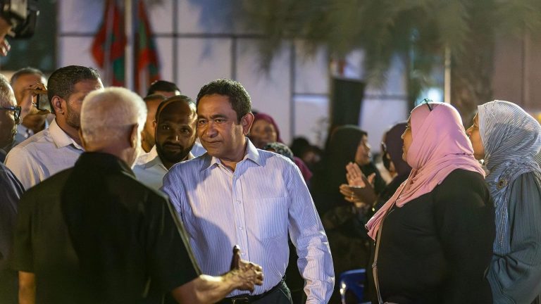ސިޔާސީ ވެރިންގެ ޒާތީ ދިރިއުޅުމަށް ފާޑުނުކިޔުމަށް އީސީން ޔާމީނަށް އަންގައިފި