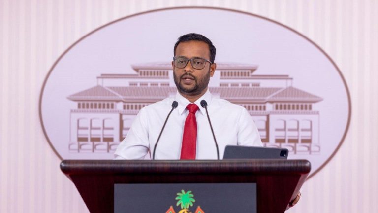 ޓައިމްލައިން ބަދަލުވިޔަސް މަޝްރޫއުތައް ހުއްޓައެއް ނުލާނެ: މުއްތަލިބް