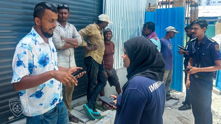 މިއަދާއި އިއްޔެ ހުޅުމާލެއިން ގަވާއިދާ ޚިލާފަށް އުޅެމުންދިޔަ 13 ބިދޭސީން ހައްޔަރުކޮށްފި
