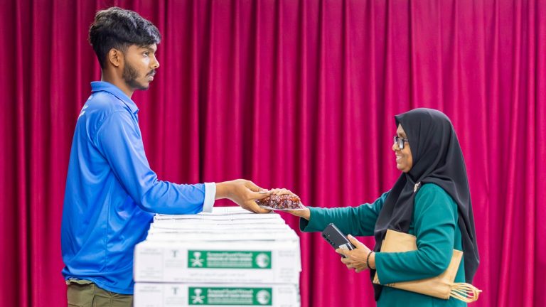 ސަޢޫދީން ހަދިޔާކުރި 50 ޓަނުގެ ކަދުރު ބަހަން ފަށައިފި