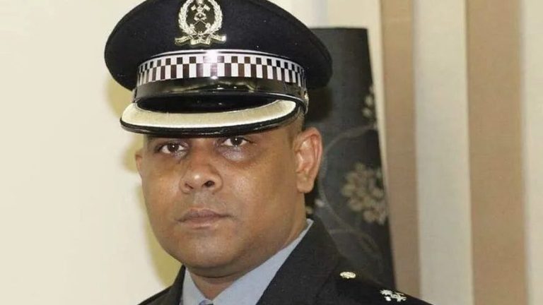 ކަރެކްޝަންސްގެ ކުރީގެ އޭސީޕީއަށް އަލުން ވަޒީފާ ދޭން ހުކުމްކޮށްފި