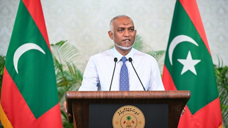 މިއަދުގެ ނިޔަލަށް 974 މިލިއަން ދޮލަރުގެ ދަރަނި ދައްކައިފިން: ރައީސް