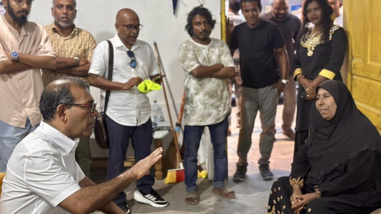 ދުވާފަރުގެ އެމްޑީޕީ އާންމު މެންބަރުންނާ އެކު ނަޝީދު ބޭއްވި ބައްދަލުވުމުގެ ތެރެއިން