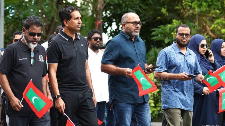 މަސައްކަތްތެރިންގެ ހައްގުގައި ފުރަތަމަ ފަހަރަށް ސަރުކާރުގެ ހިނގާލުމެއް