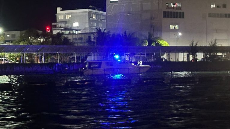 ވަލެއް އައްސަން ހުޅުމާލެ ފަޅުތެރެއަށް ފޭބި މީހަކު ގެއްލިގެން ހޯދުމުގެ މަސައްކަތް ފަށައިފި