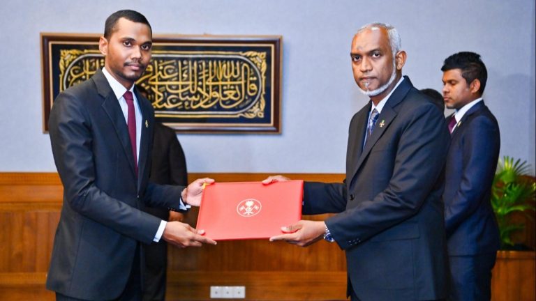 ވަޒީފާއާ ބެހޭ ޓްރައިބިއުނަލްގެ ރައީސް އިސްތިއުފާދެއްވައިފި