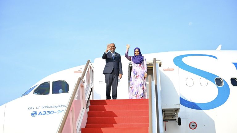 ރައީސް މުއިއްޒުގެ ދެކަނބަލުން