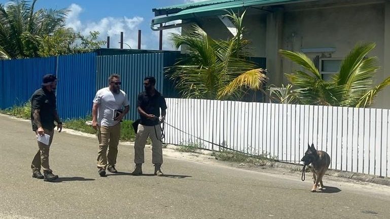 ދިވެހި ފުލުހުންގެ ކެނައިން ޔުނިޓްގެ ޓްރެއިިނިން ތެރެއިން