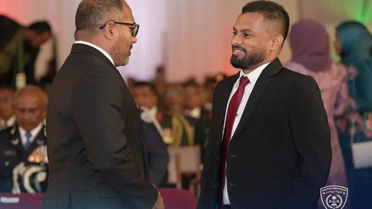 ޝަމްއާން އަދި މިނިސްޓަރު އިހުސާން