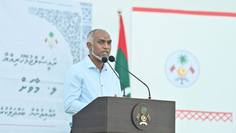 ރައީސް މުއިއްޒު ލ. މާވަށް ރައްޔޮތުންނާ ބައްދަލުކުރެއްވުން