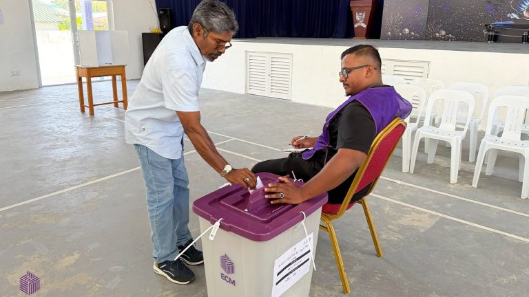 ރައްޔިތުންގެ މަޖިލީހުގެ ހިތަދޫ އުތުރު ދާއިރާގެ ބައި-އިލެކްޝަން 2026ގެ ވޯޓު ނެގުން ފެށިގެން ކުރިއަށްދަނީ.