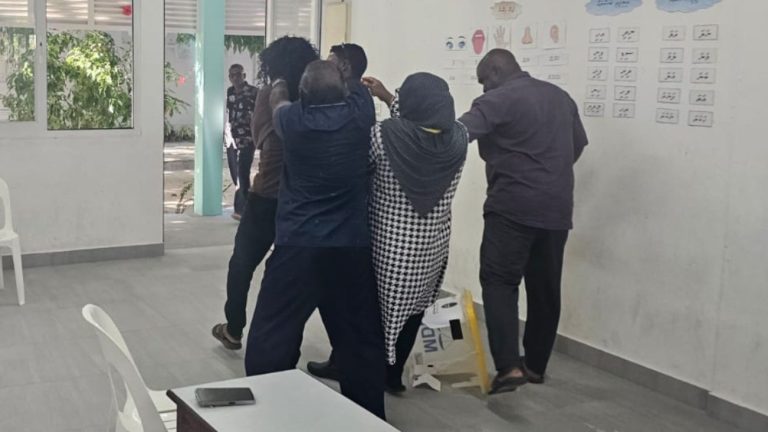 އެމްޑީޕީ ޗެއާޕާސަން އިންތިހާބު: މައްސަލަ ޖެހުނު ދެ ފޮށި އަލުން ވޯޓު ލަނީ