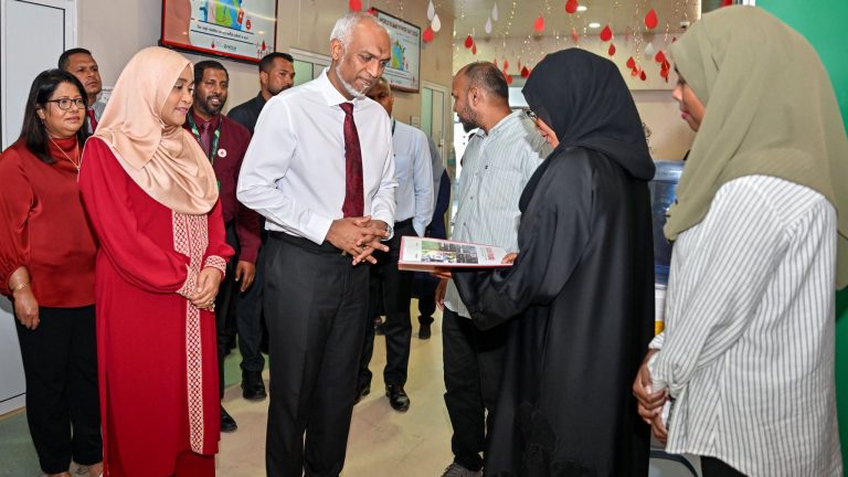 ރައީސުލްޖުމްހޫރިއްޔާގެ ދެކަނބަލުން، ތެލެސީމިއާ އެންޑް އަދަރ ހީމޮގްލޮބިނޯޕަތީ ސެންޓަރަށް ޒިޔާރަތްކުރެއްވުން
