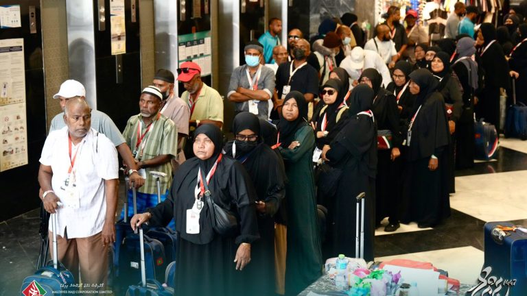 ދިވެހި ހައްޖުވެރިންގެ ފުރަތަމަ ގްރޫޕް ރާއްޖެ އަތުވެއްޖެ