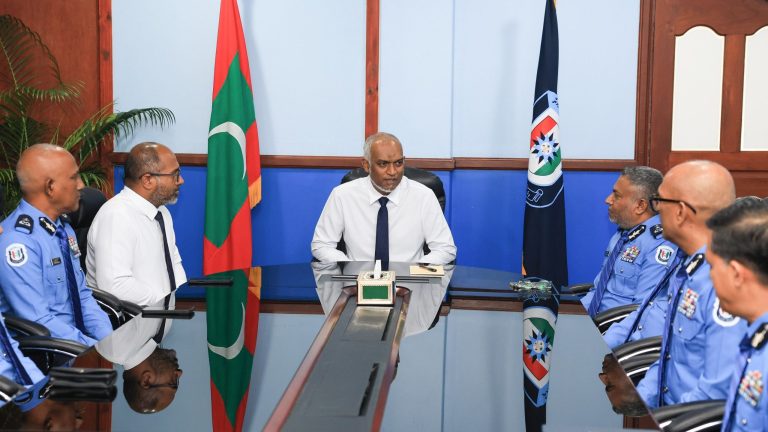ފުލުހުންގެ އެގްޒެކެޓިވް މެނޭޖްމަންޓް ބޯޑާ ރައީސް ބައްދަލުކުރައްވައިފި