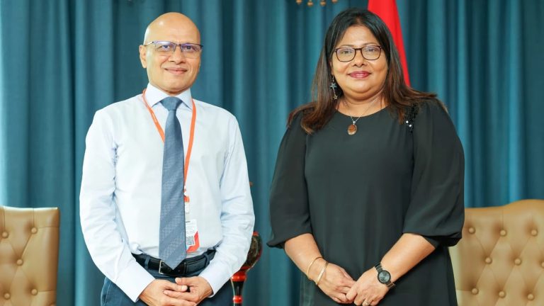 ވަޒީރު ގީލާ، ދިރާގުގެ ސީއީއޯއާ ބައްދަލުކުރައްވައިފި