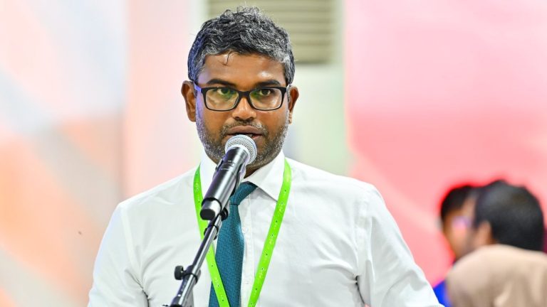 ވ. ތިނަދޫ ކައުންސިލުގެ ރައީސް ސުޖާއު އަލީ