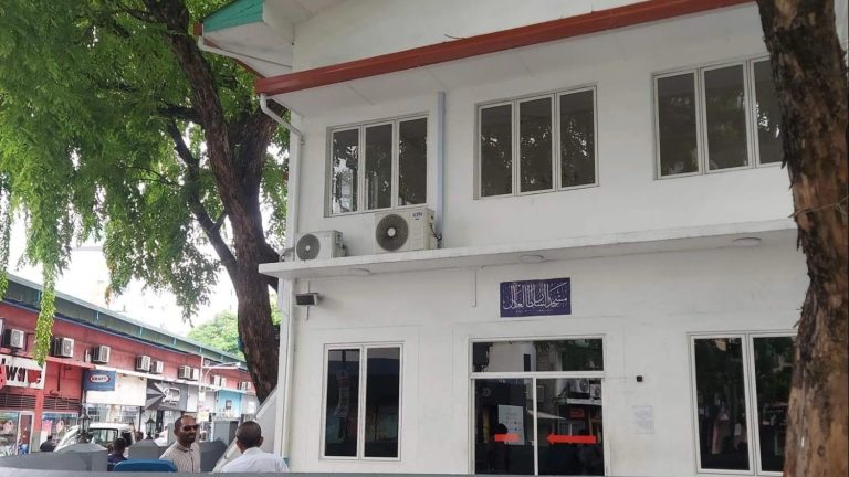 މިސްކިތެއްގެ ސައުންޑް ސިސްޓަމްގެ ކޭބަލް ވަގަށް ނަގައިފި