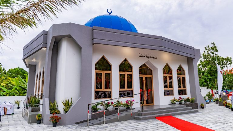 މުހައްމަދު ސާލިޙްގެ އެހީގައި އައްޑޫ ހުޅުދޫގައި ބިނާކުރި "މަސްޖިދު ޒުލައިޙާ މުޙައްމަދު" ރަސްމީކޮށް ހުޅުވައިފި