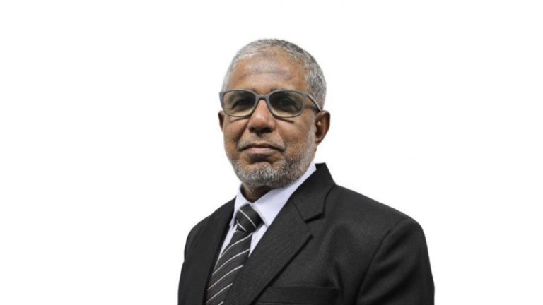 ޕީސީބީގެ ރައީސް ނިޒާރަށް ރުހުން ހޯދުމަށް މަޖިލީހަށް