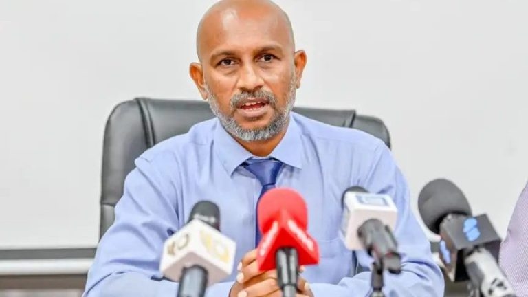 އިންފޮމޭޝަން ކޮމިޝަނަރު އަހުމަދު އާހިދު ރަޝީދު